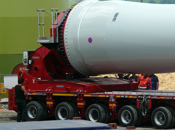 Bild eines Schwertransporters